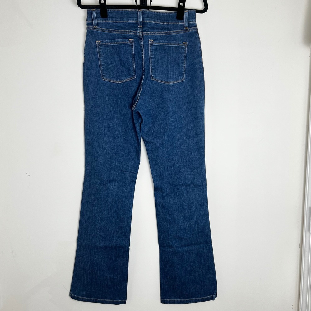 L.L.Bean Women's Favorite Fit Bootcut Denim Jeans Mid-Rise‎ 8/MT - Picture 3 of 6